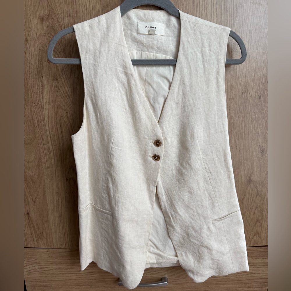 DL1961 Cream Linen Vest - Sleeveless Button Front Layering Top